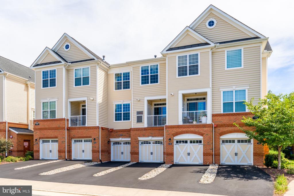 23215 MILLTOWN KNOLL SQUARE Unit: 115