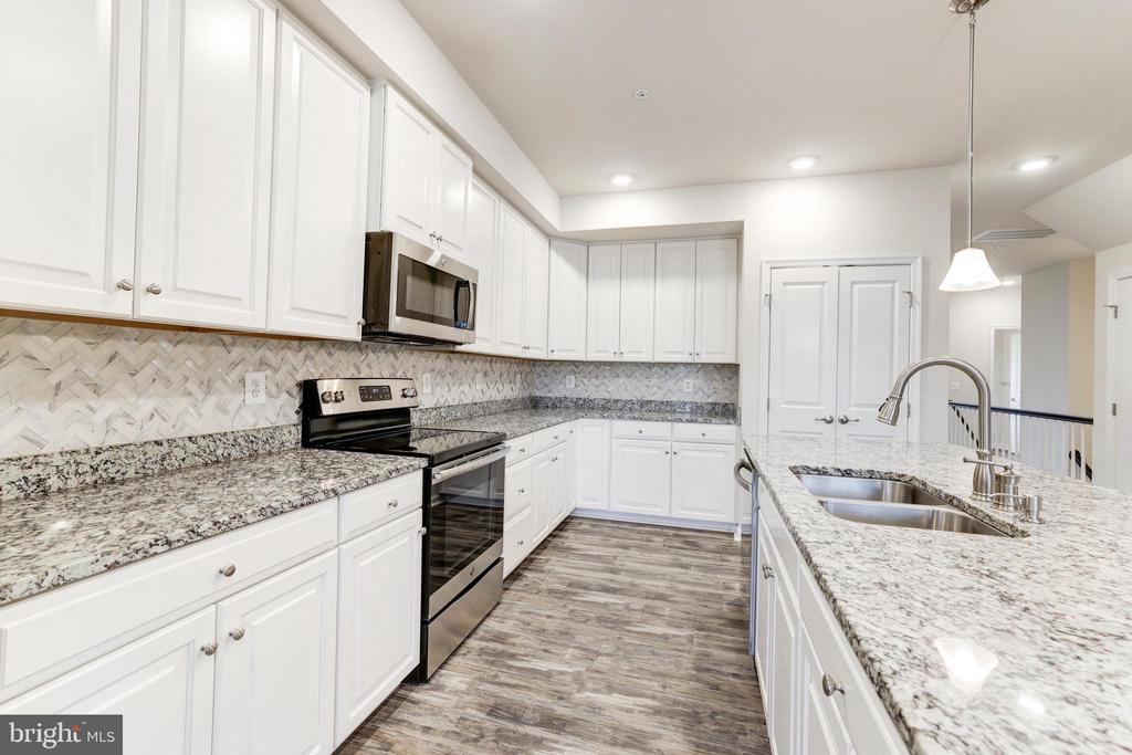 7071 DARBEY KNOLL DRIVE
