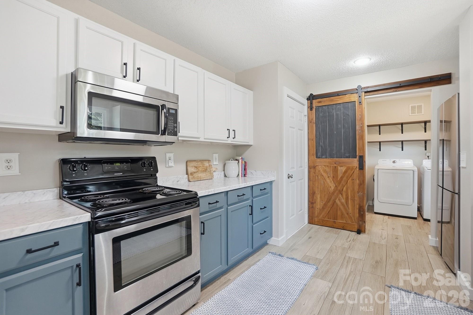 1264 Winding Path Road