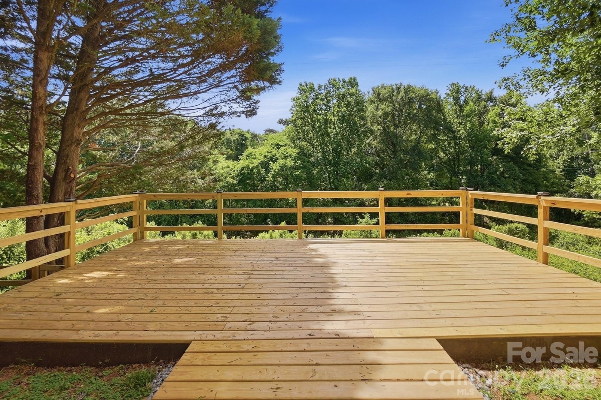 1264 Winding Path Road
