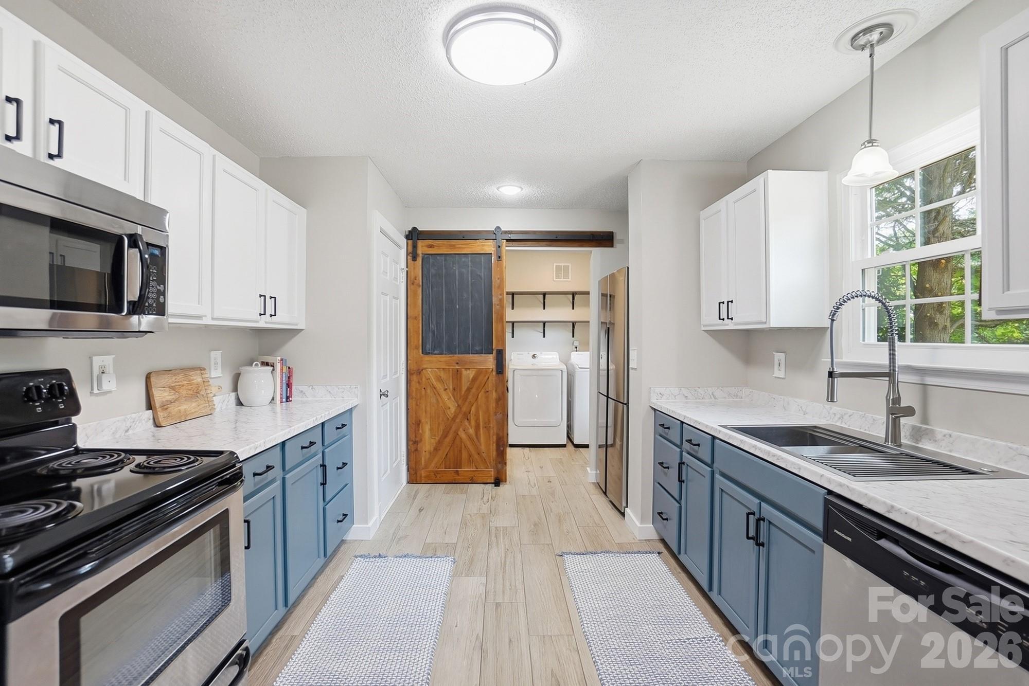 1264 Winding Path Road