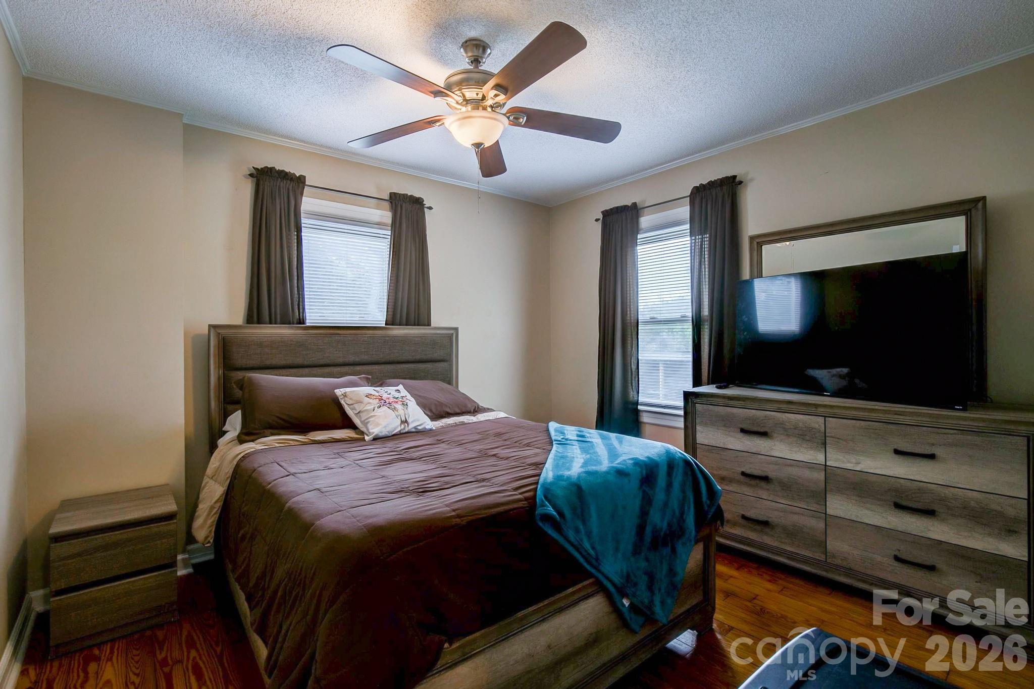 202 Chester Avenue Unit: 2