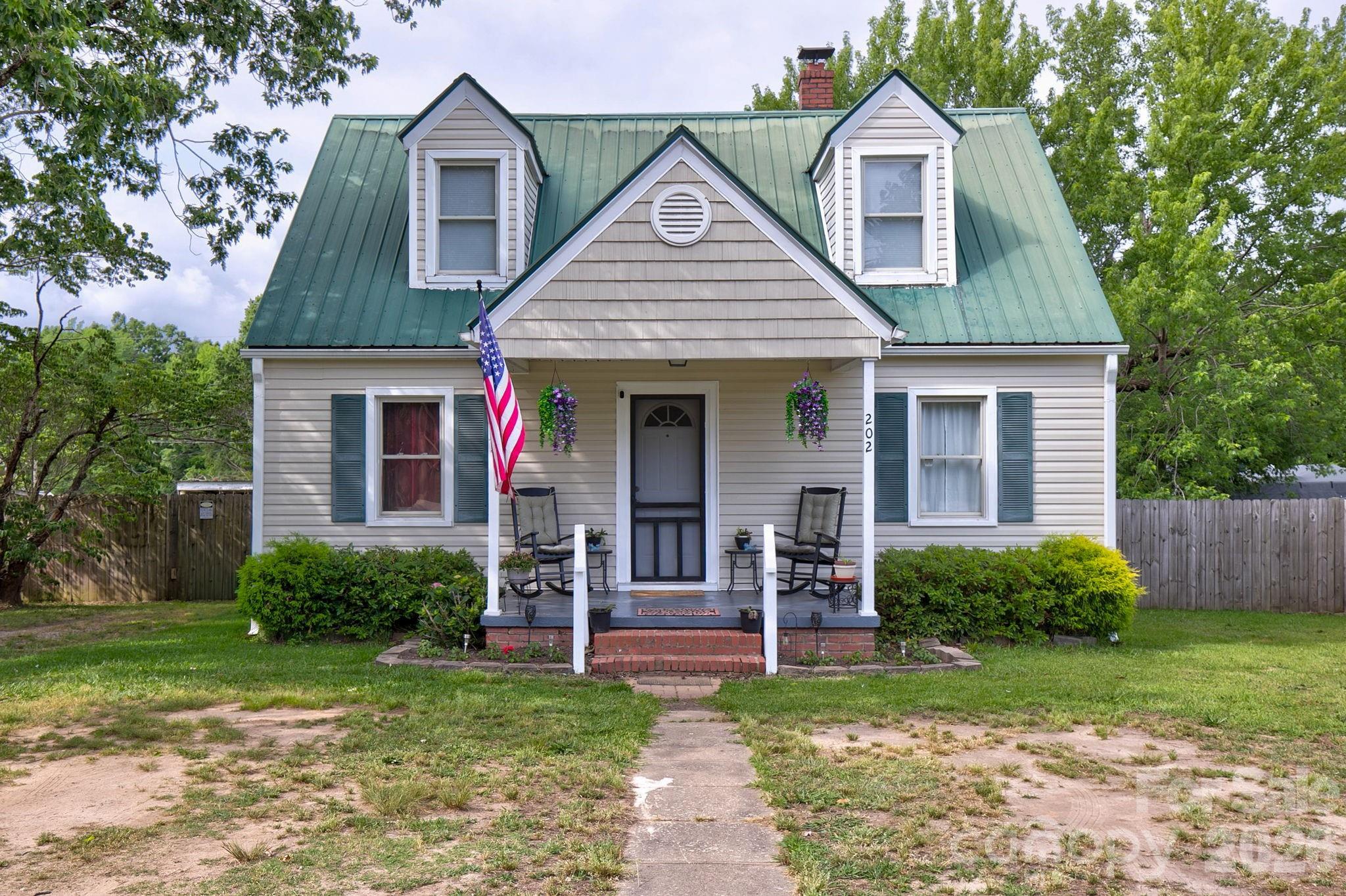 202 Chester Avenue Unit: 2