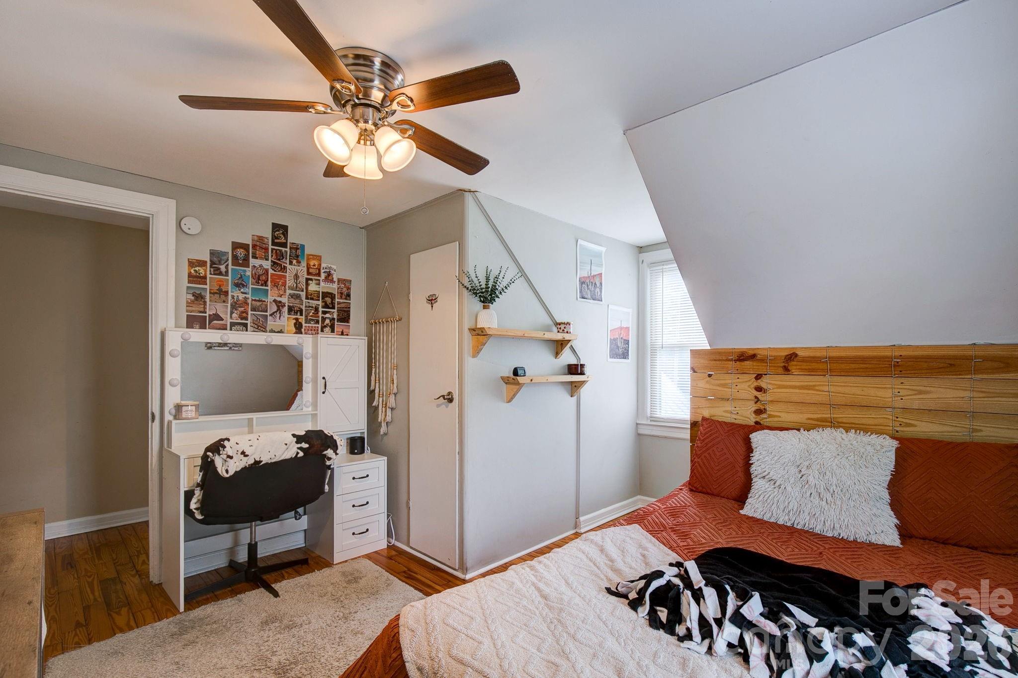 202 Chester Avenue Unit: 2