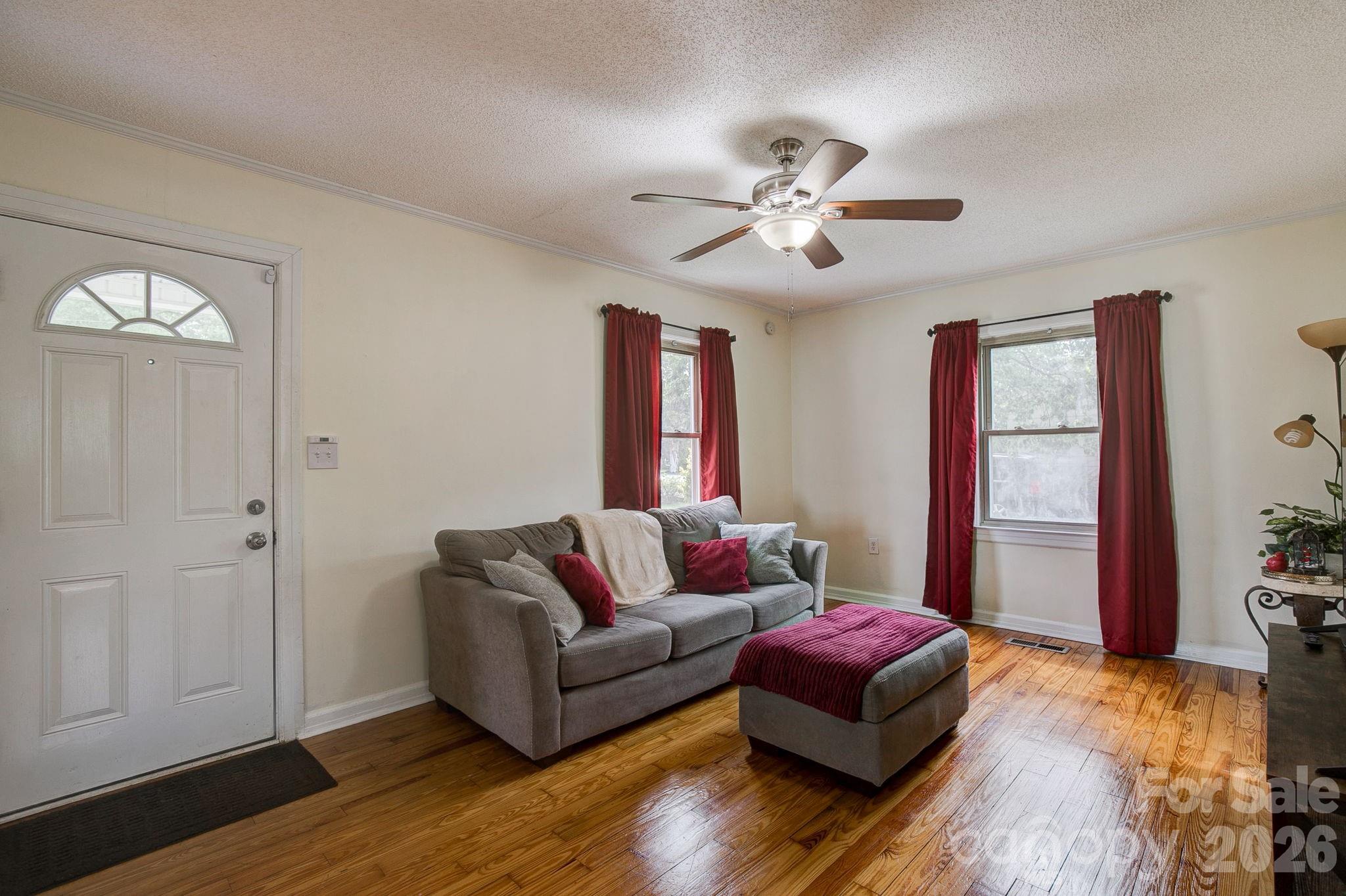 202 Chester Avenue Unit: 2