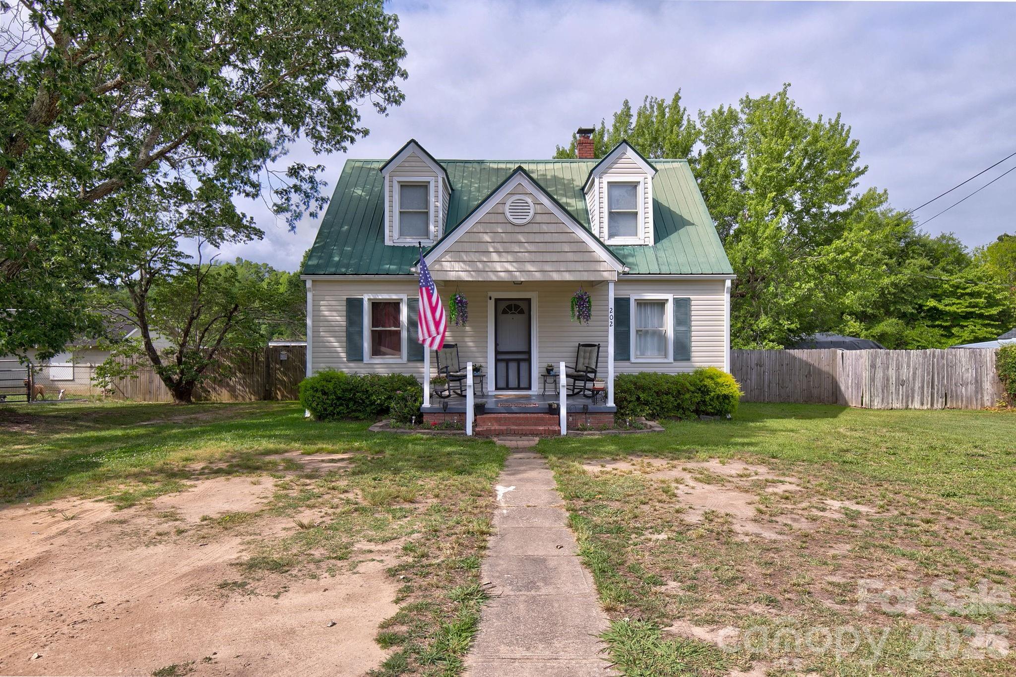202 Chester Avenue Unit: 2