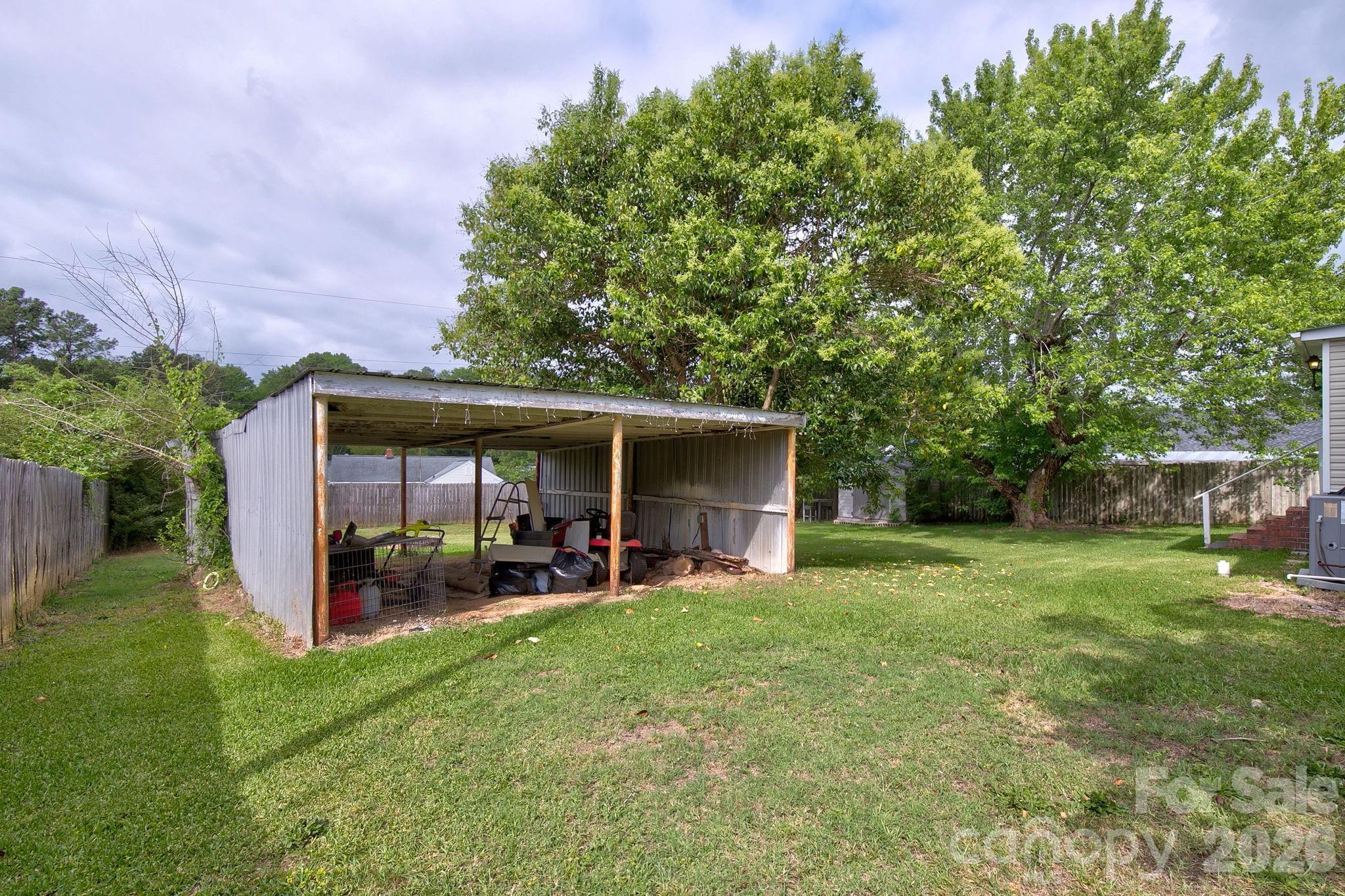 202 Chester Avenue Unit: 2