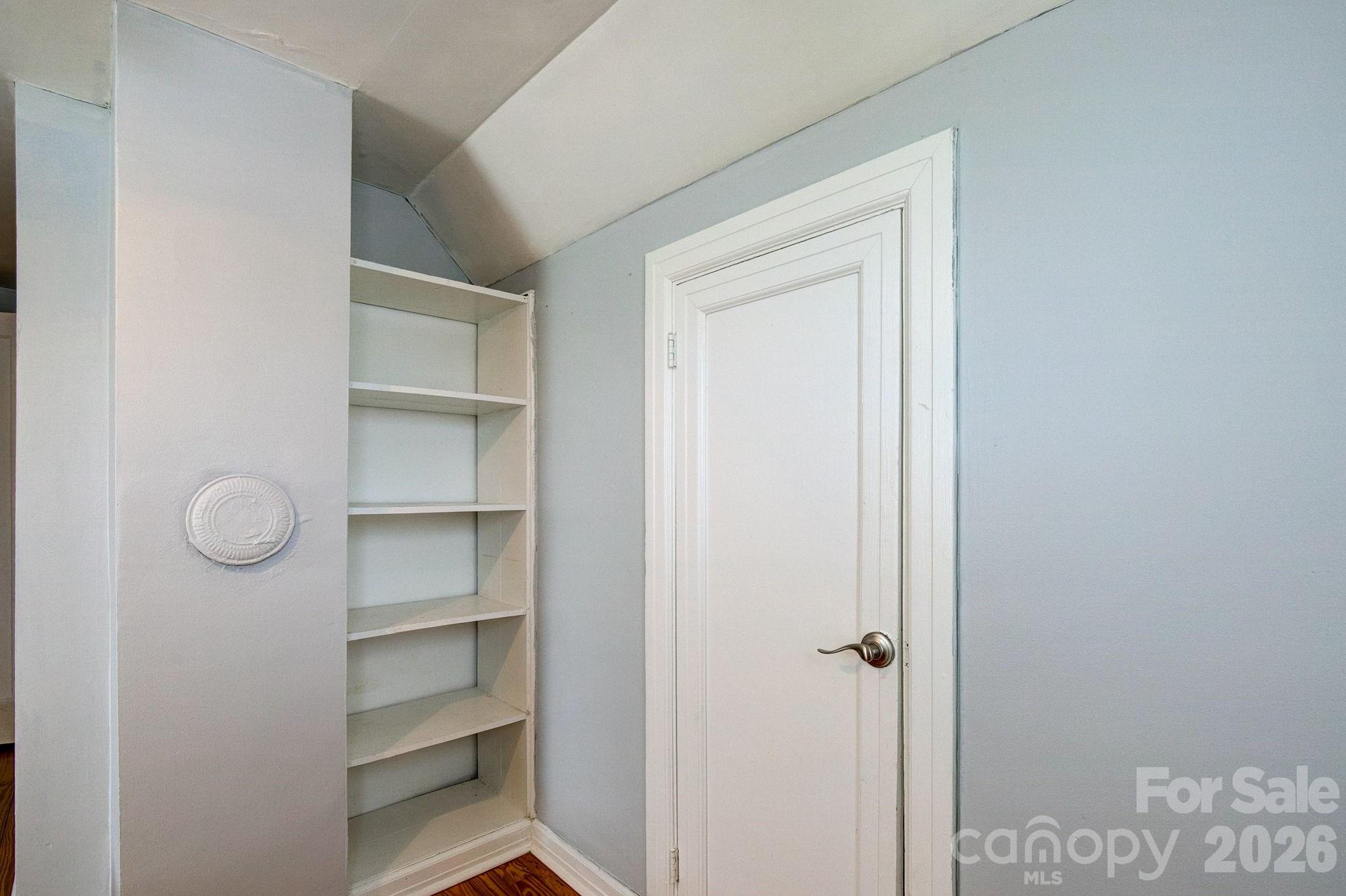 202 Chester Avenue Unit: 2