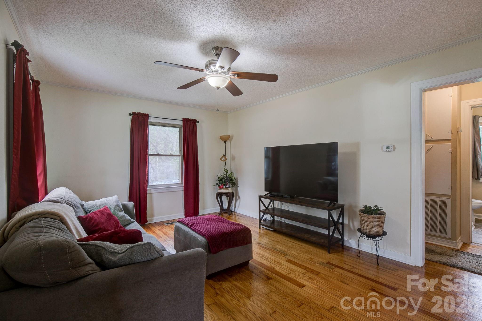 202 Chester Avenue Unit: 2