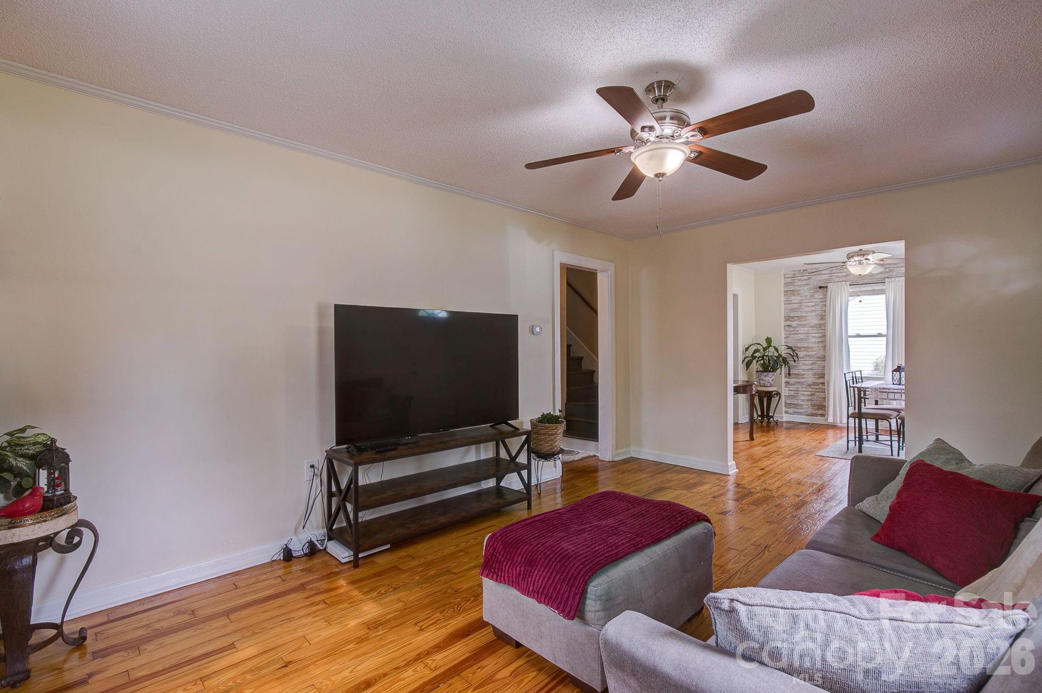 202 Chester Avenue Unit: 2