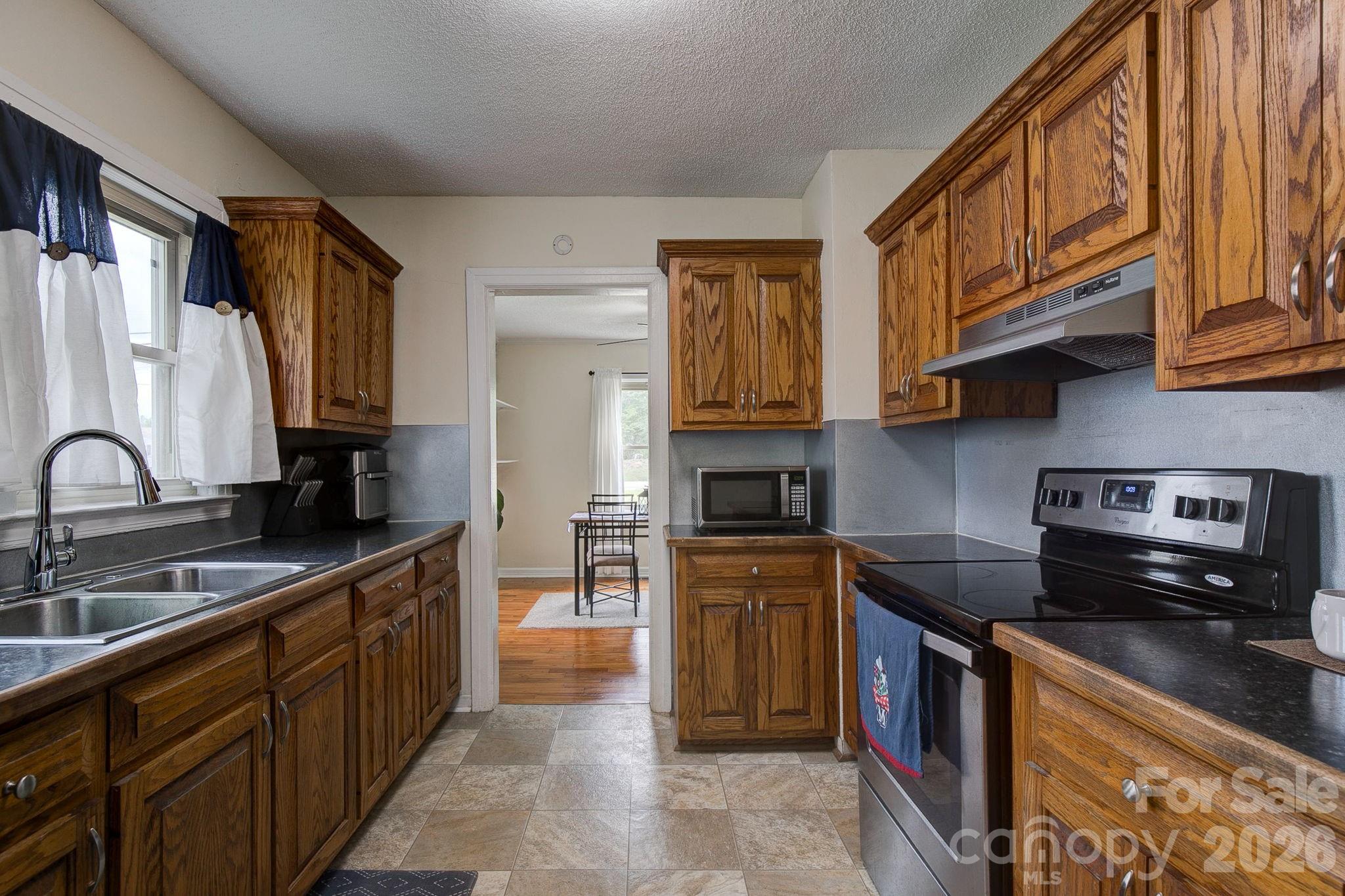 202 Chester Avenue Unit: 2
