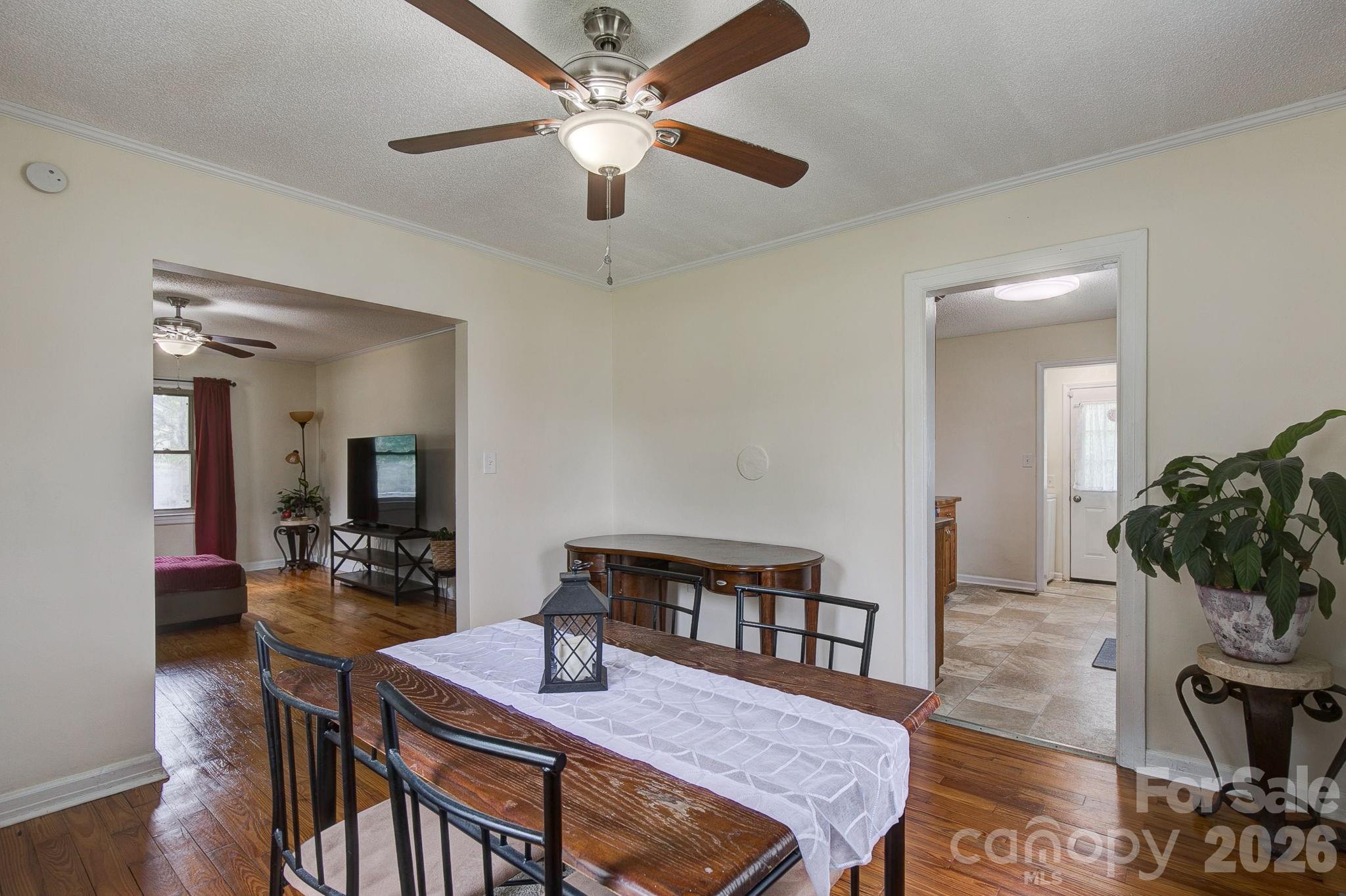 202 Chester Avenue Unit: 2