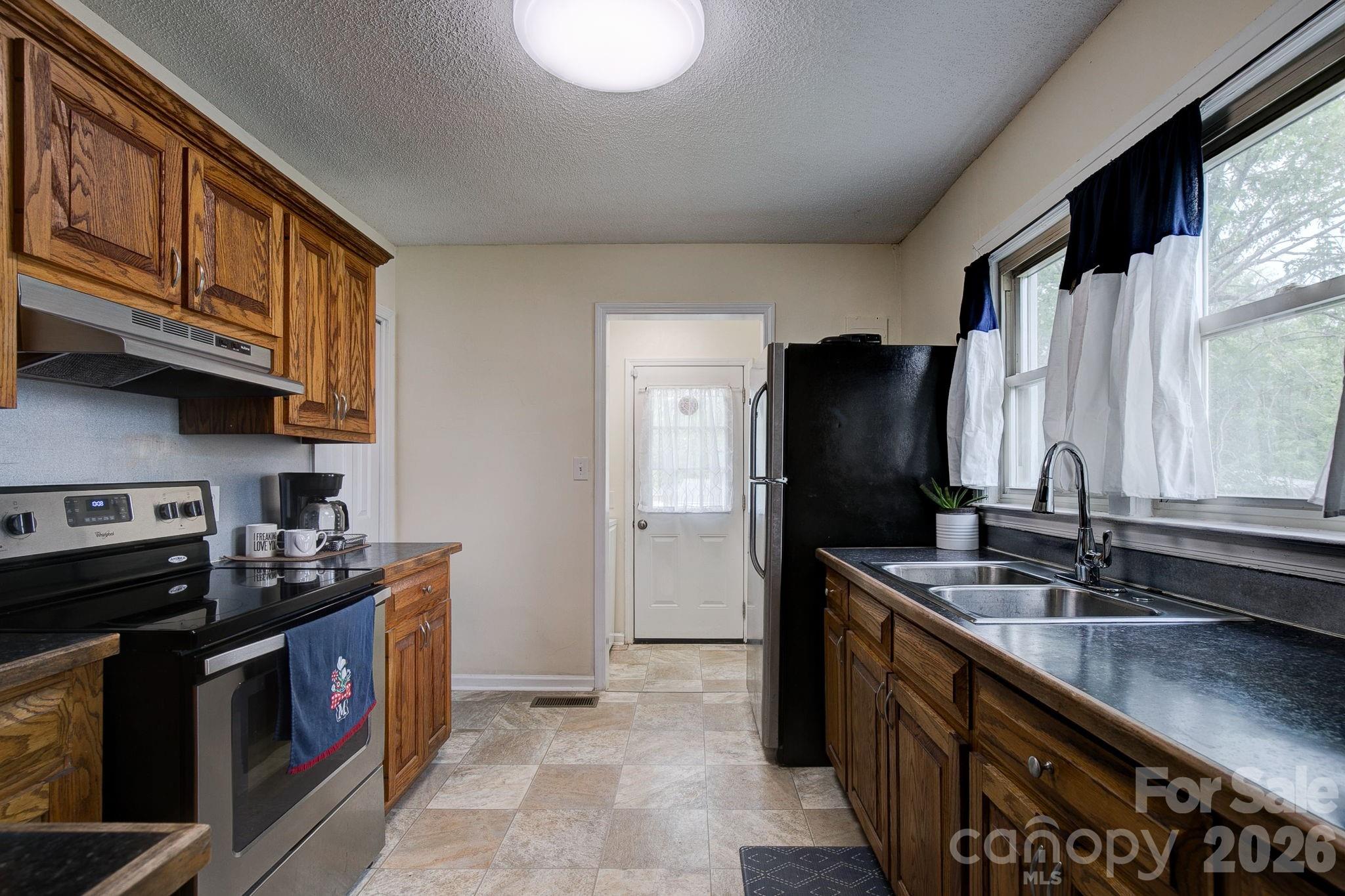 202 Chester Avenue Unit: 2