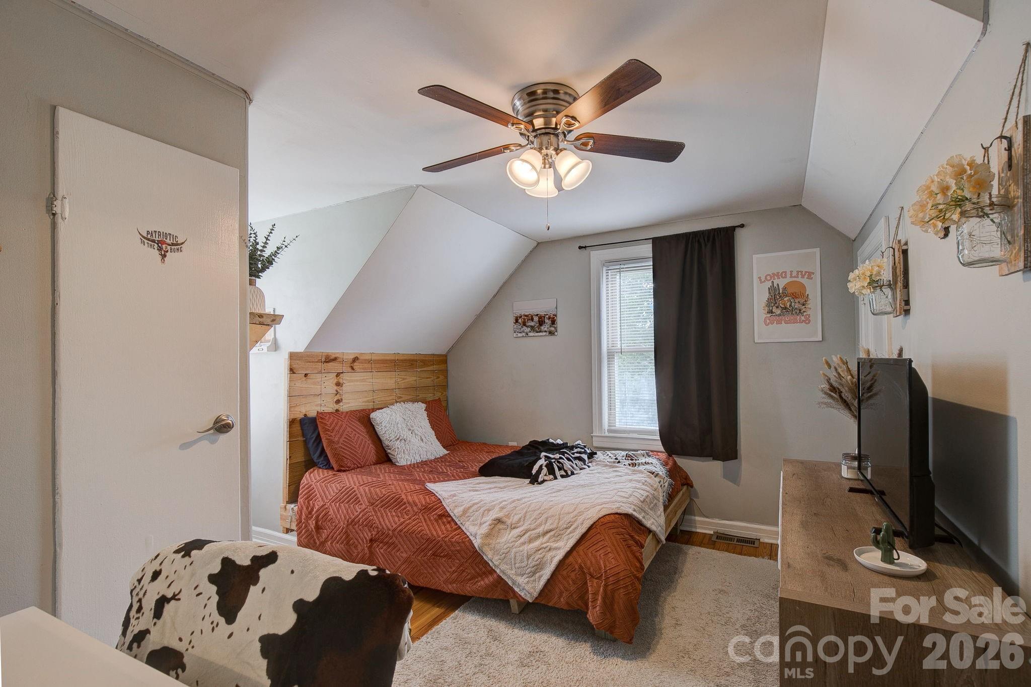 202 Chester Avenue Unit: 2