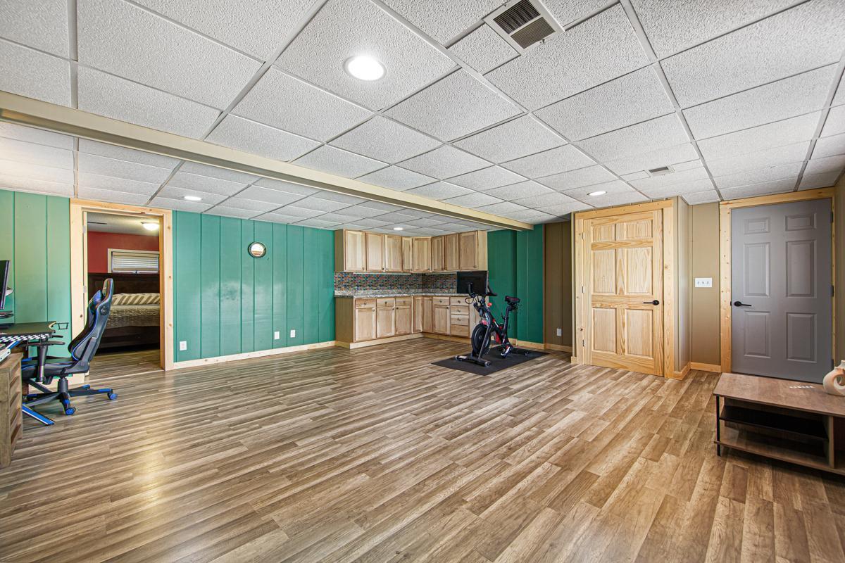 1400 Robinwood Lane