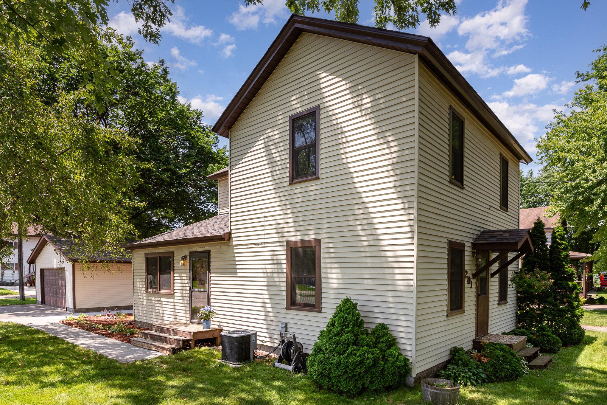 201 Young Street N