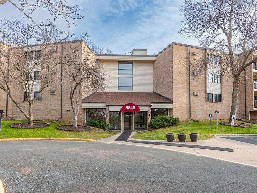 5645 Green Circle Drive Unit: 312