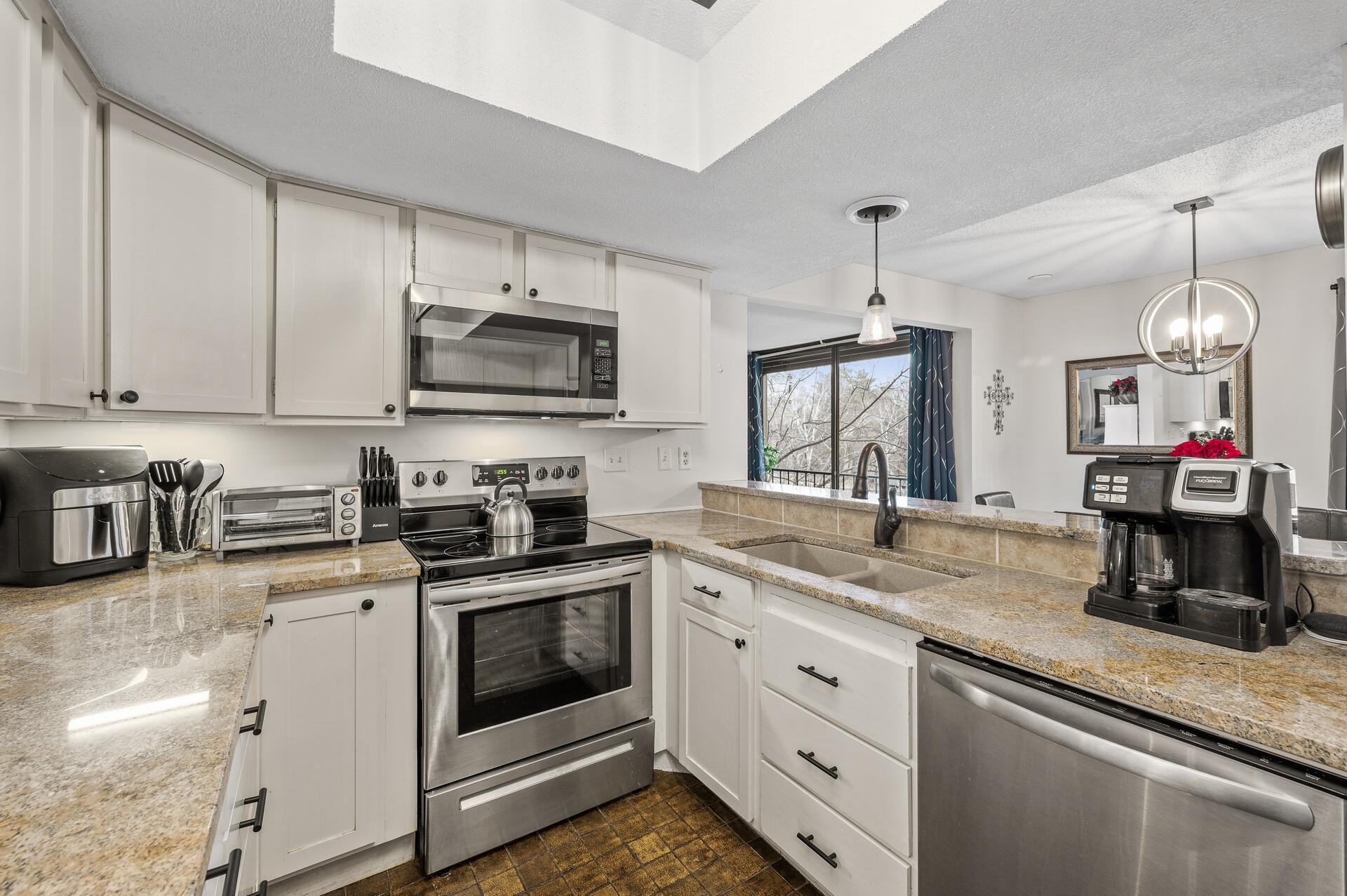 6085 Lincoln Drive Unit: 225