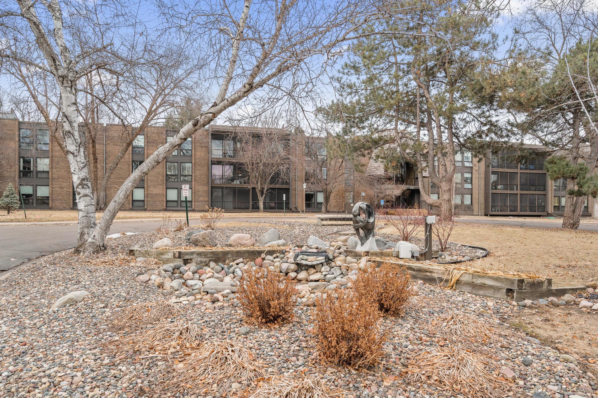 6085 Lincoln Drive Unit: 225