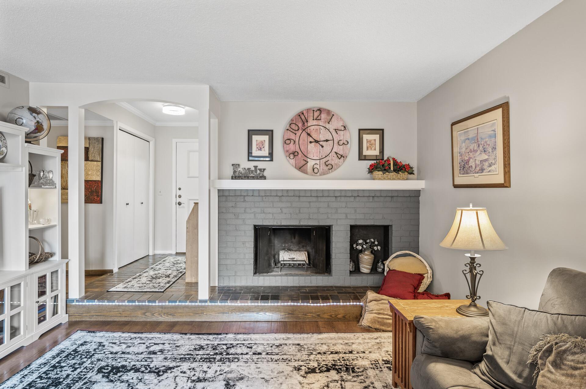 6085 Lincoln Drive Unit: 225