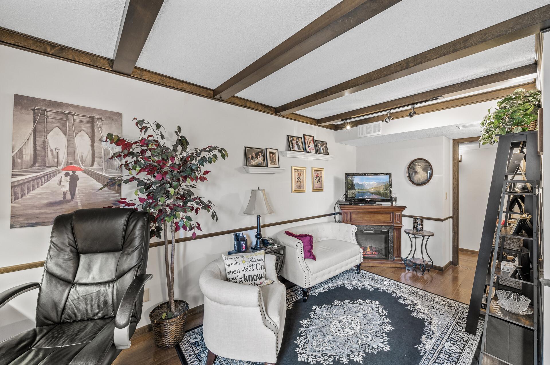6085 Lincoln Drive Unit: 225