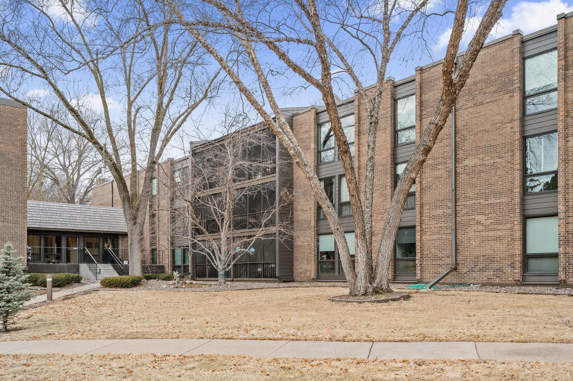 6085 Lincoln Drive Unit: 225