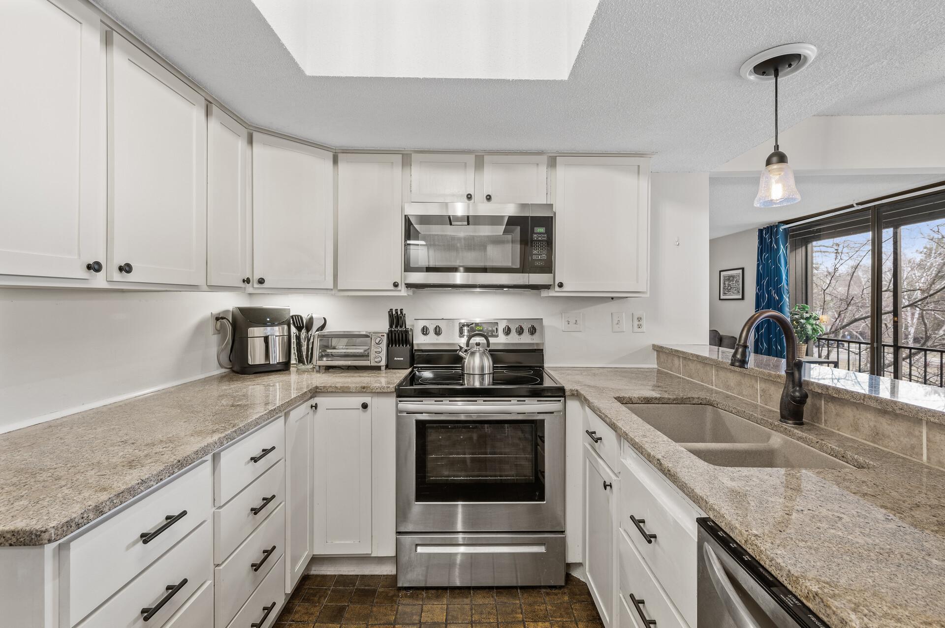 6085 Lincoln Drive Unit: 225