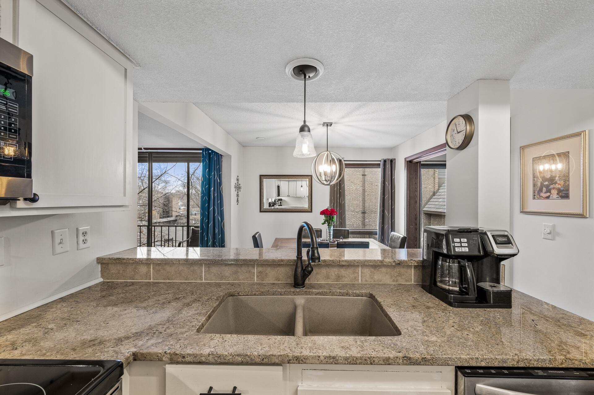 6085 Lincoln Drive Unit: 225