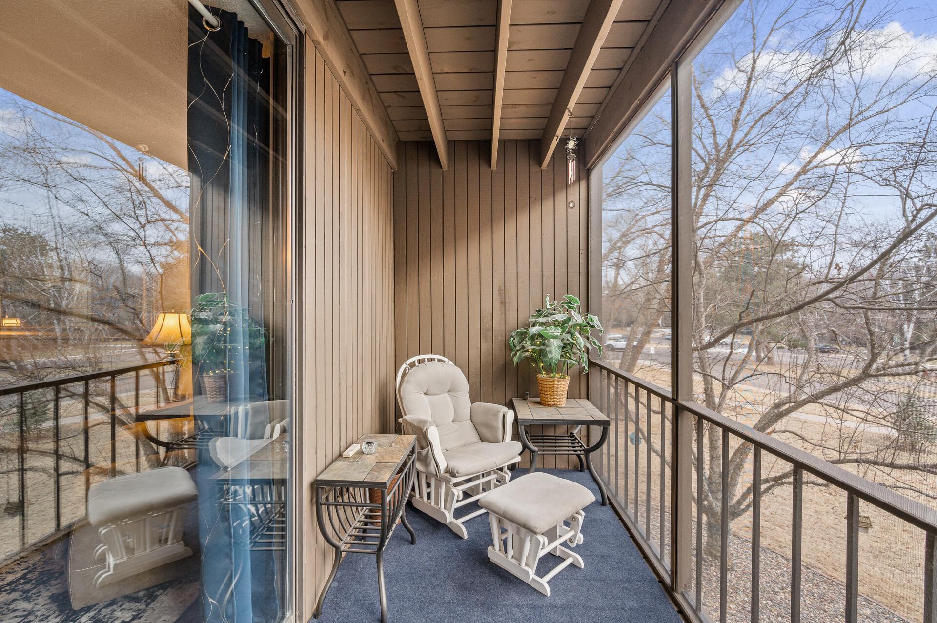 6085 Lincoln Drive Unit: 225