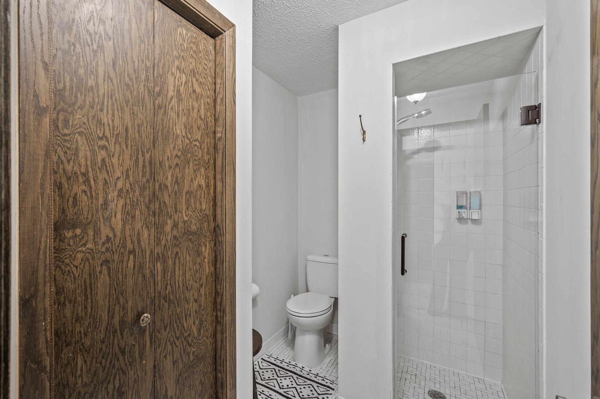 6085 Lincoln Drive Unit: 225