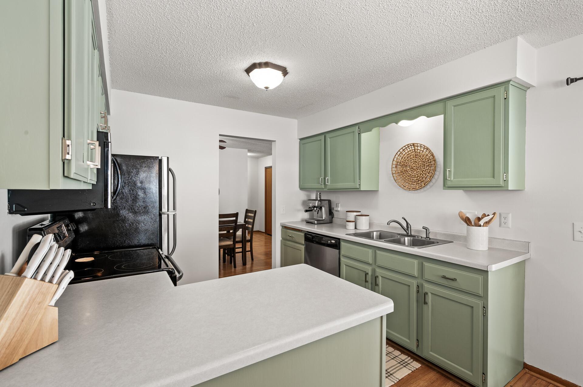 1934 Fox Ridge Drive Unit: A