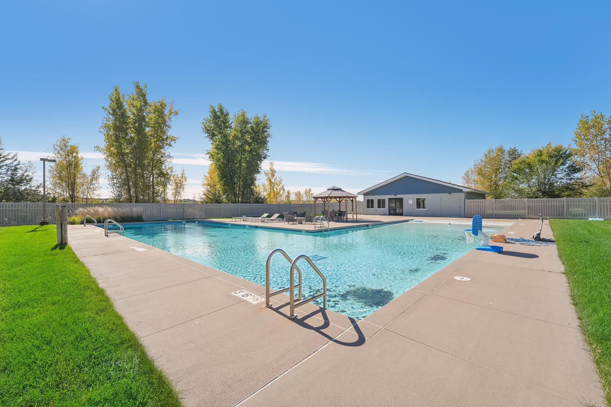 902 Crane Hill Trail
