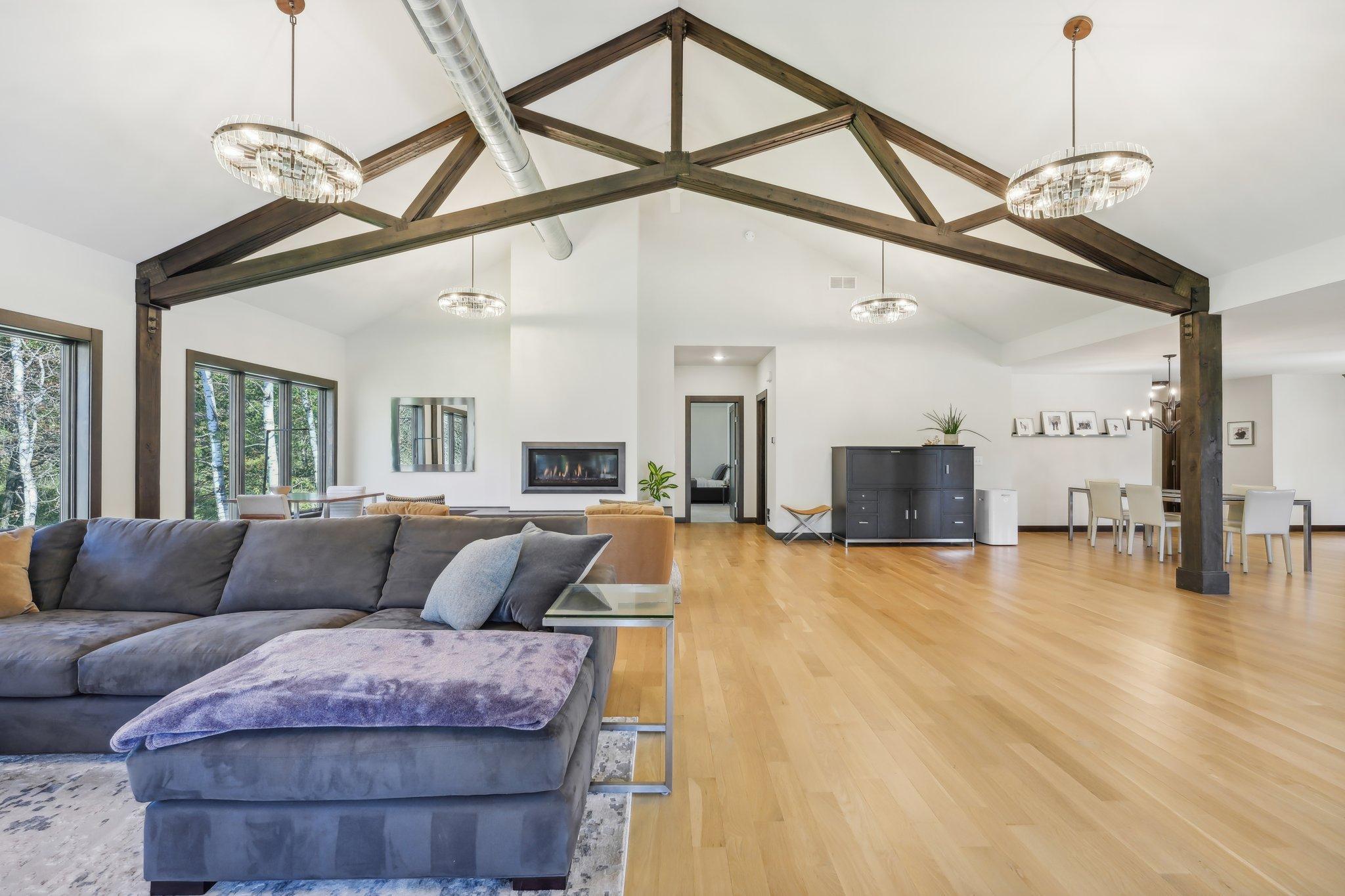 902 Crane Hill Trail