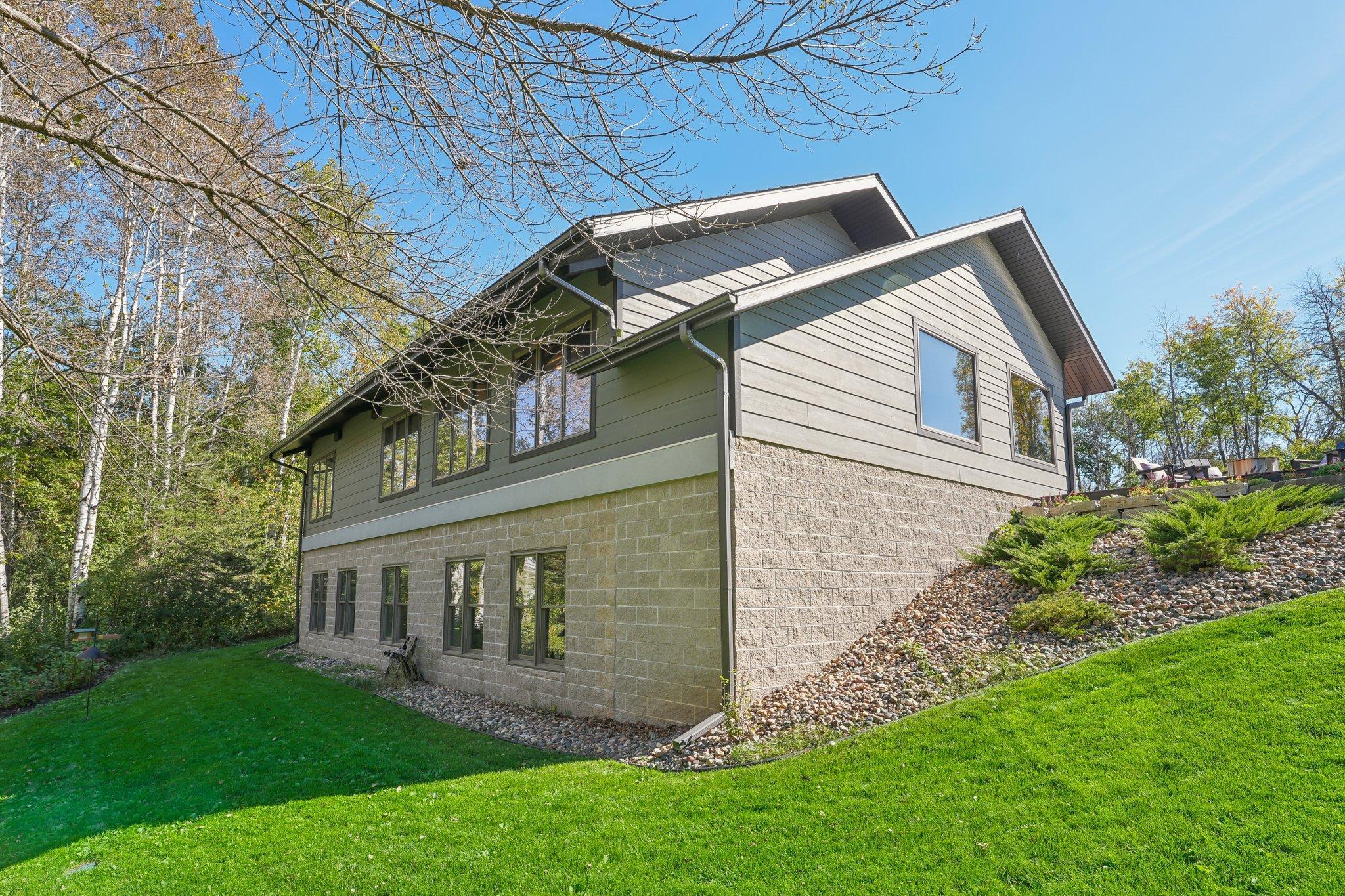 902 Crane Hill Trail