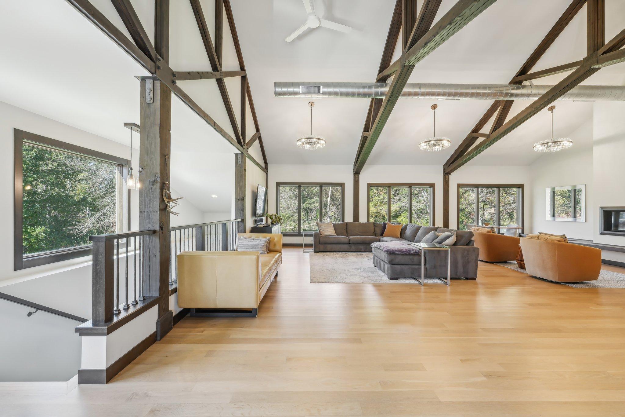 902 Crane Hill Trail