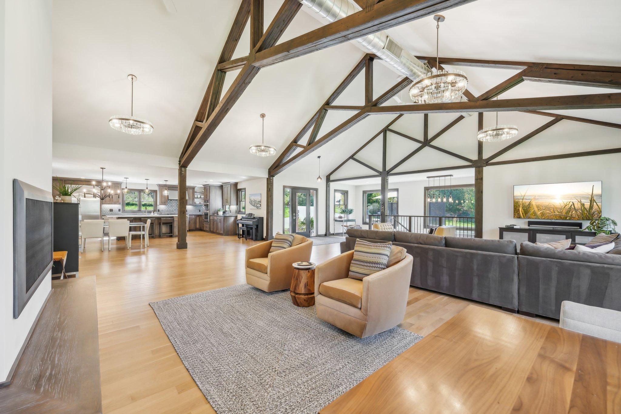 902 Crane Hill Trail