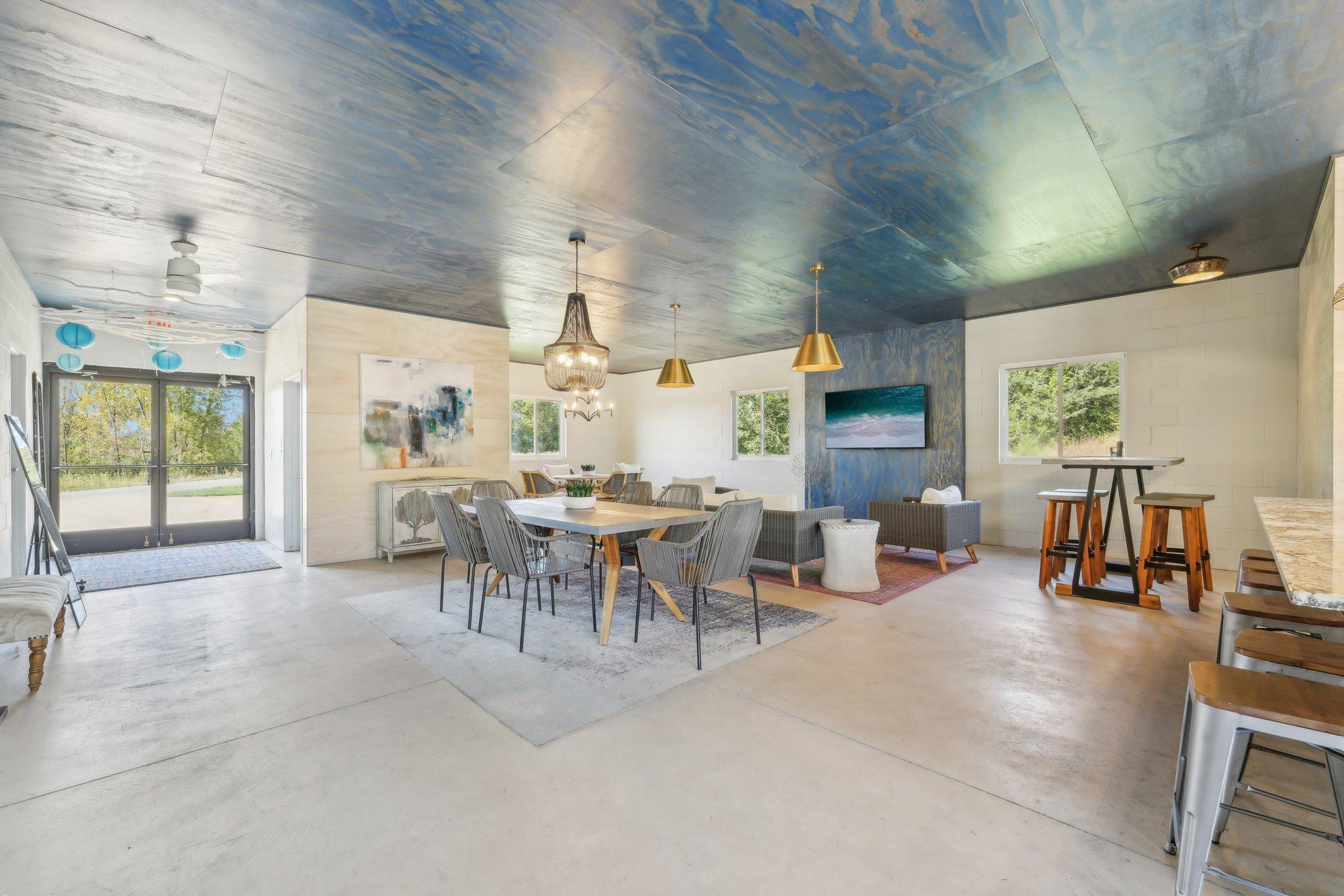 902 Crane Hill Trail