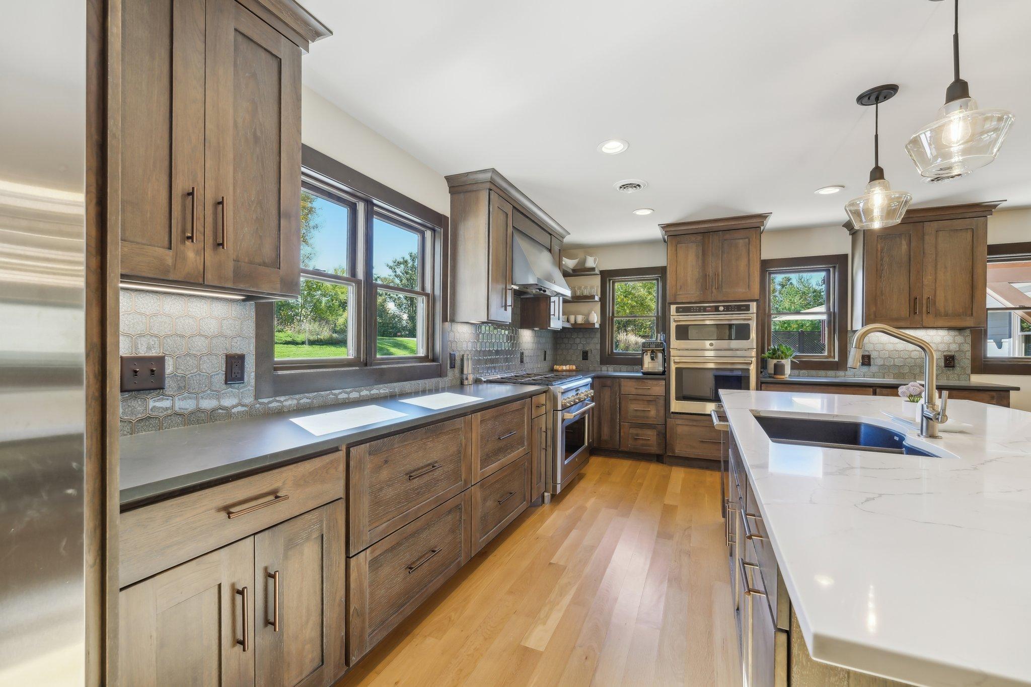 902 Crane Hill Trail