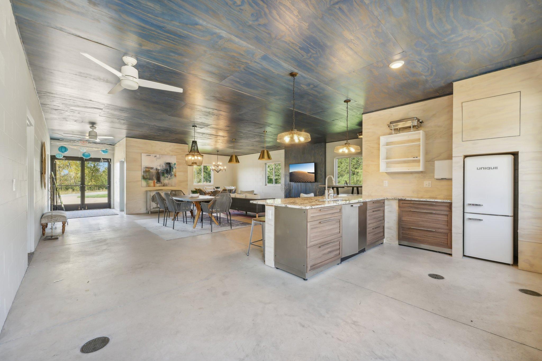 902 Crane Hill Trail
