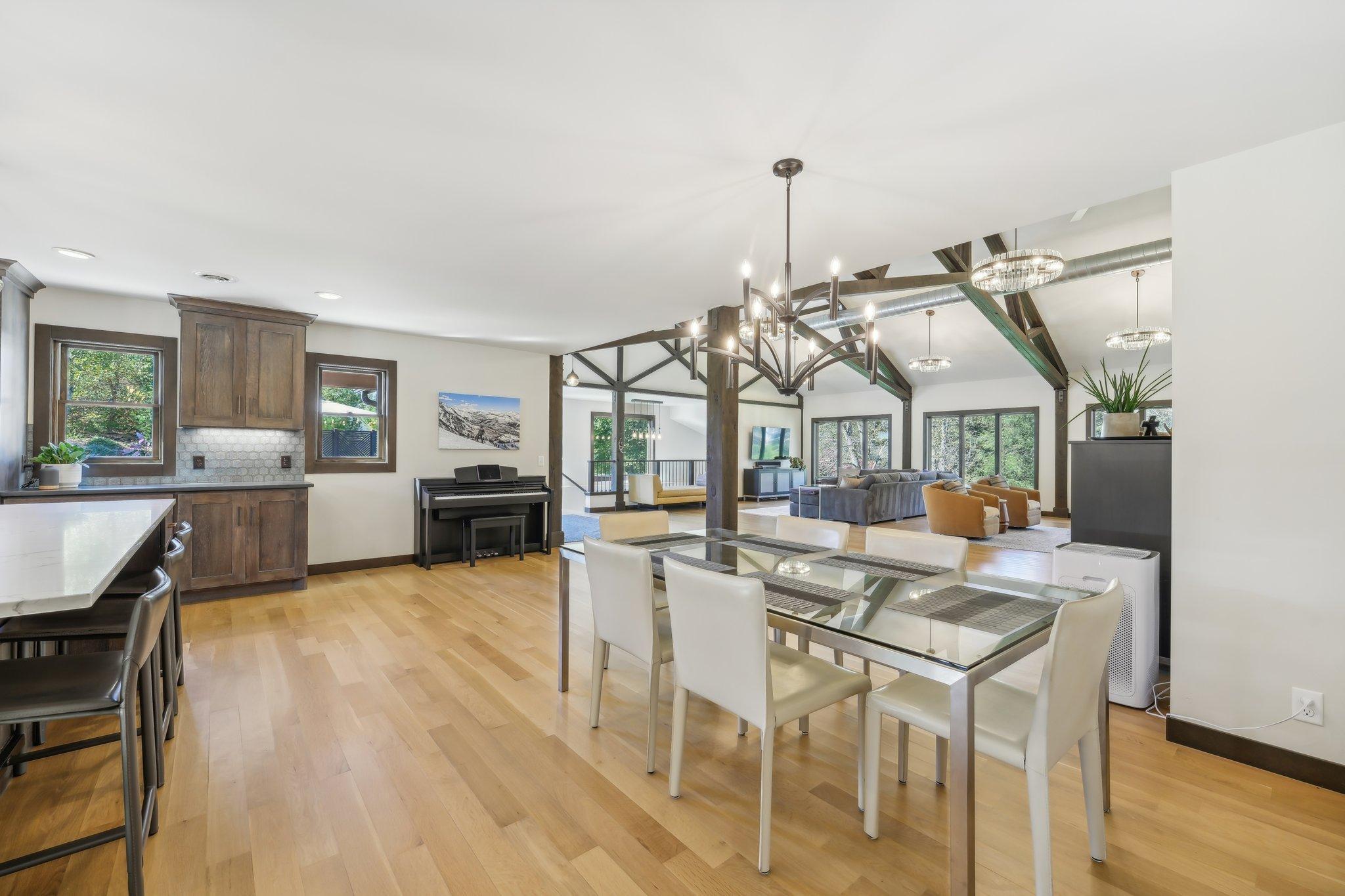 902 Crane Hill Trail