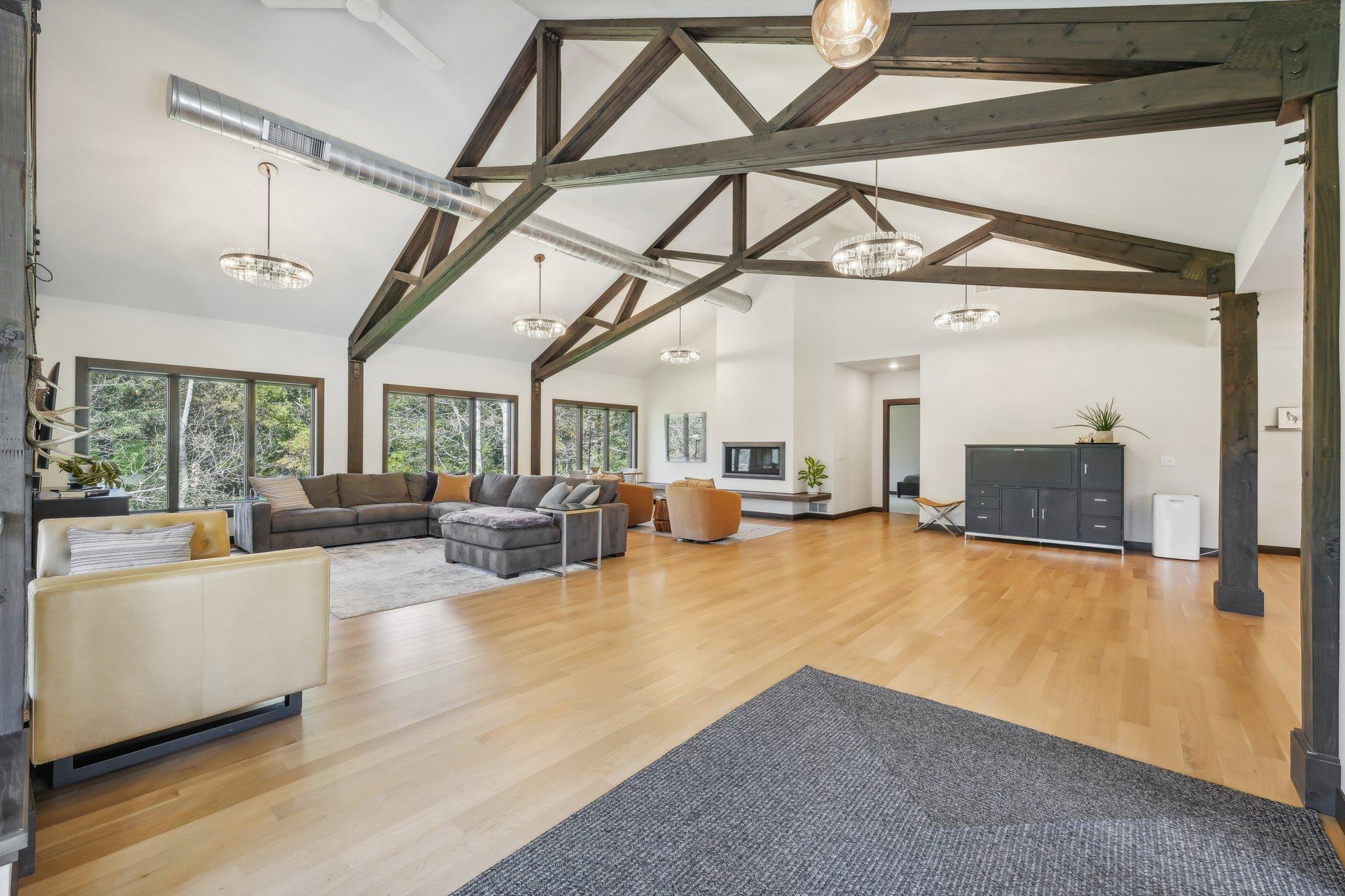 902 Crane Hill Trail