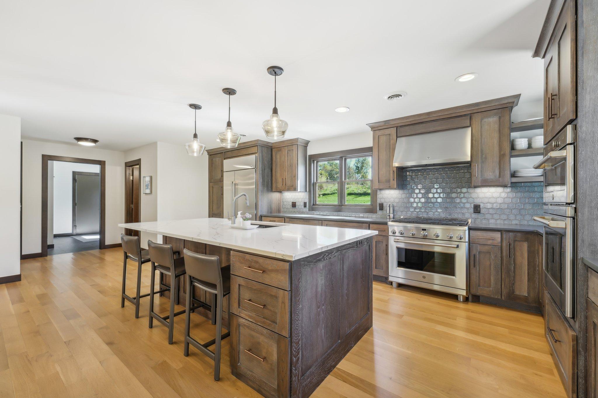 902 Crane Hill Trail