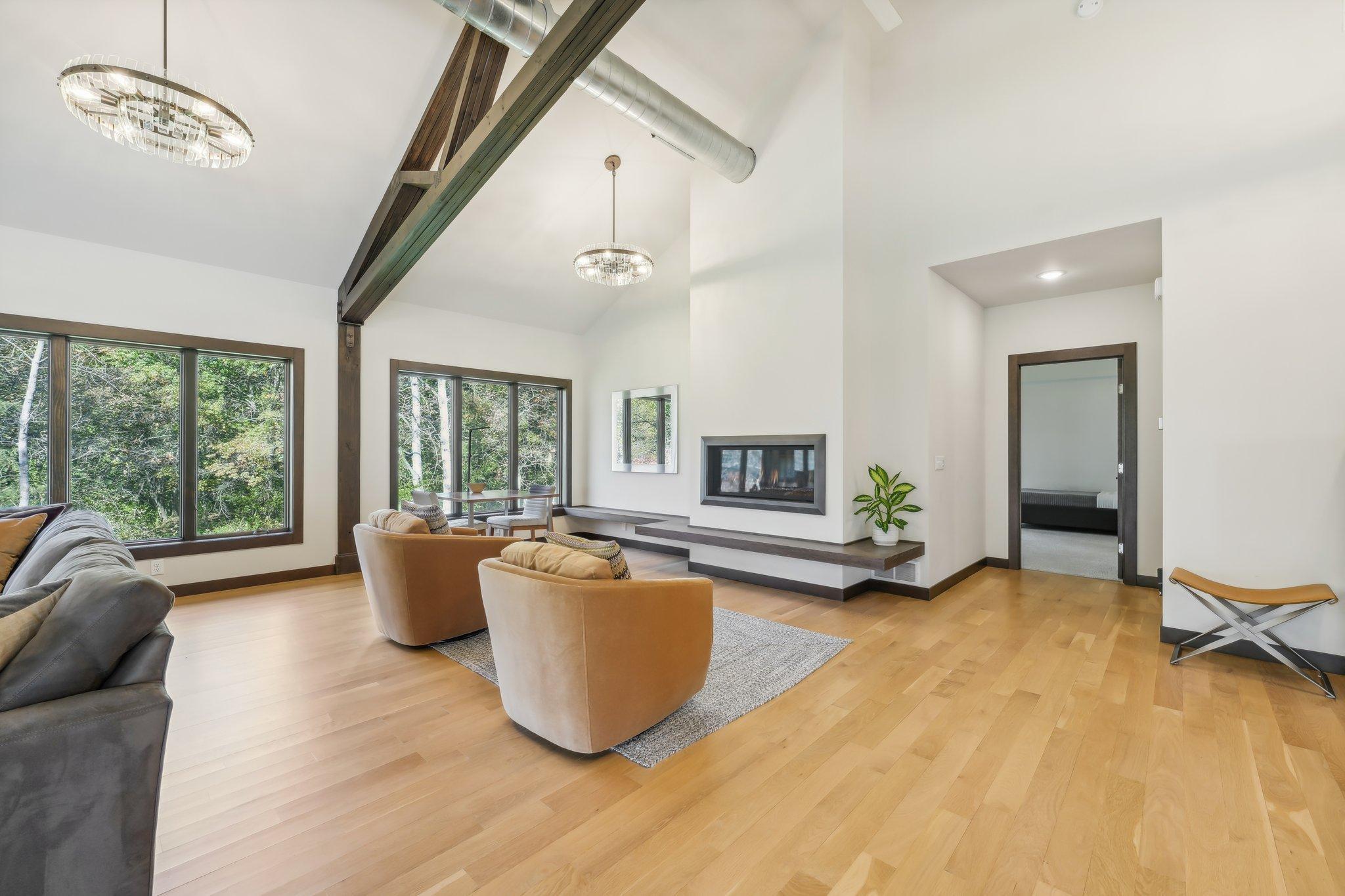 902 Crane Hill Trail