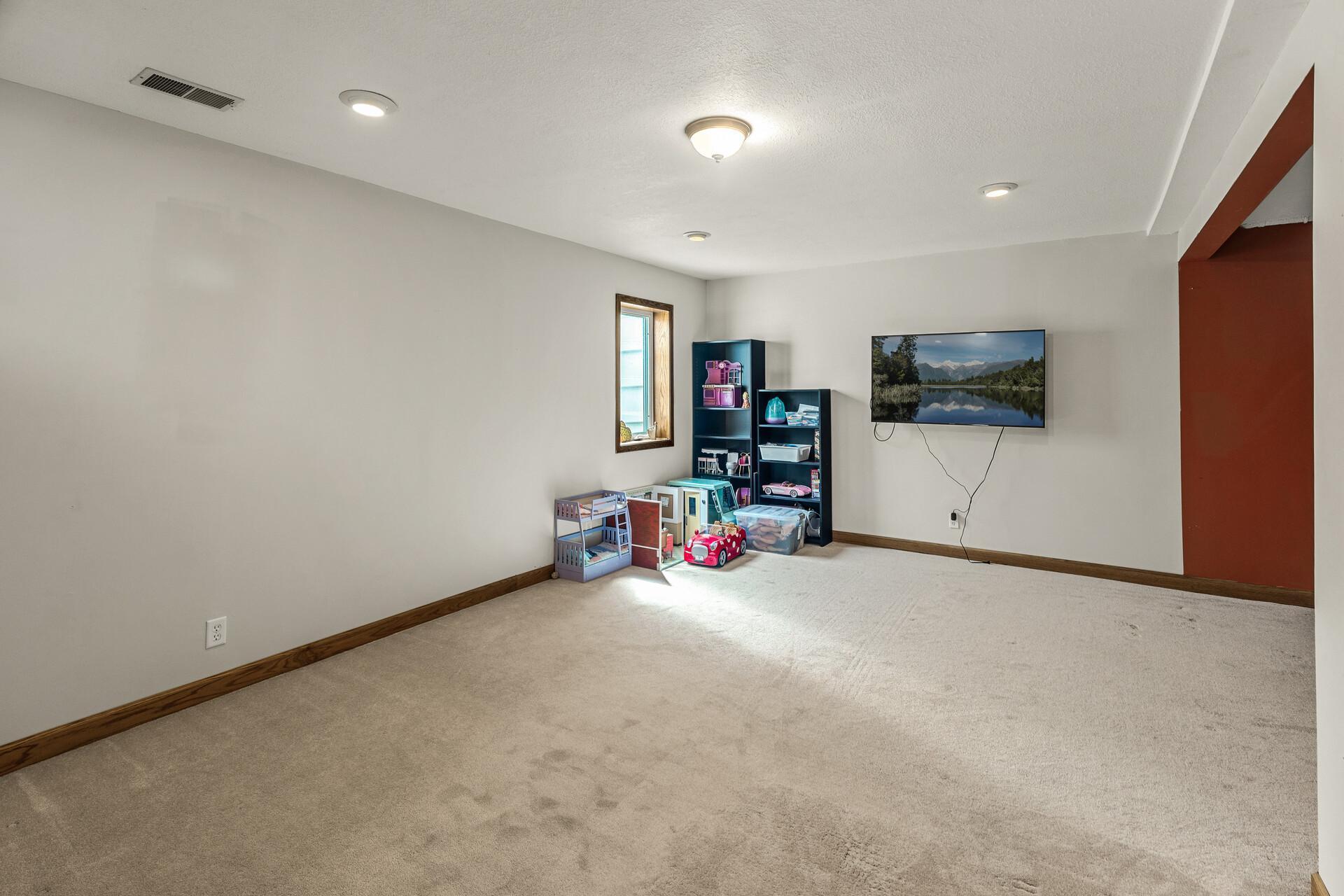 7637 23rd Street N