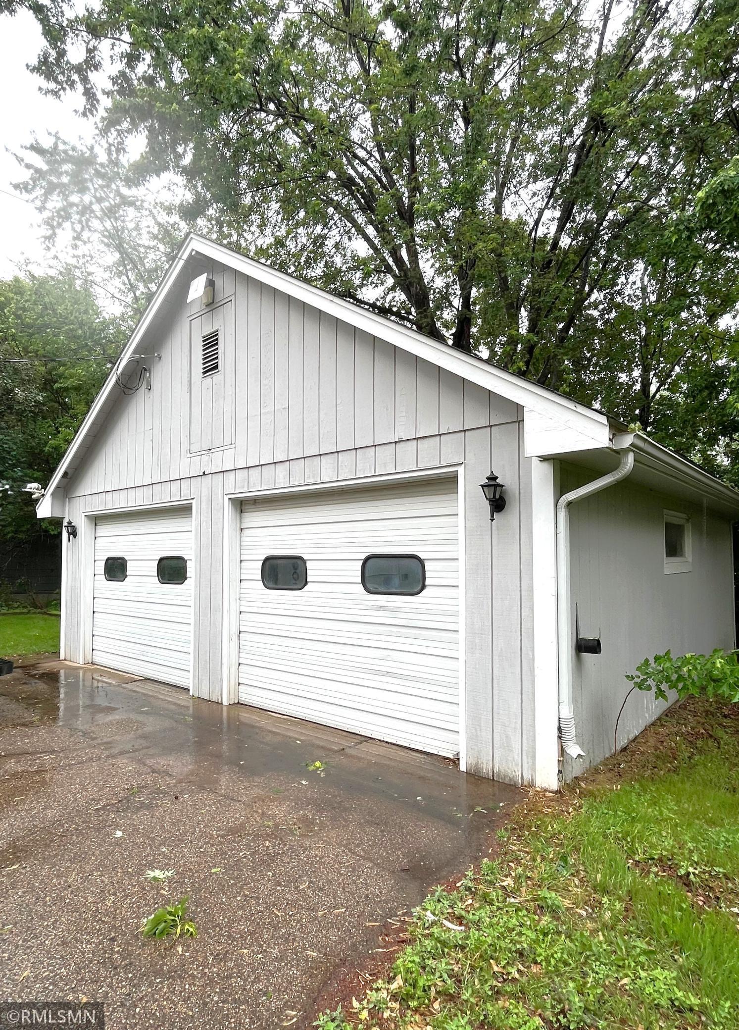 1277 Shakopee Avenue E