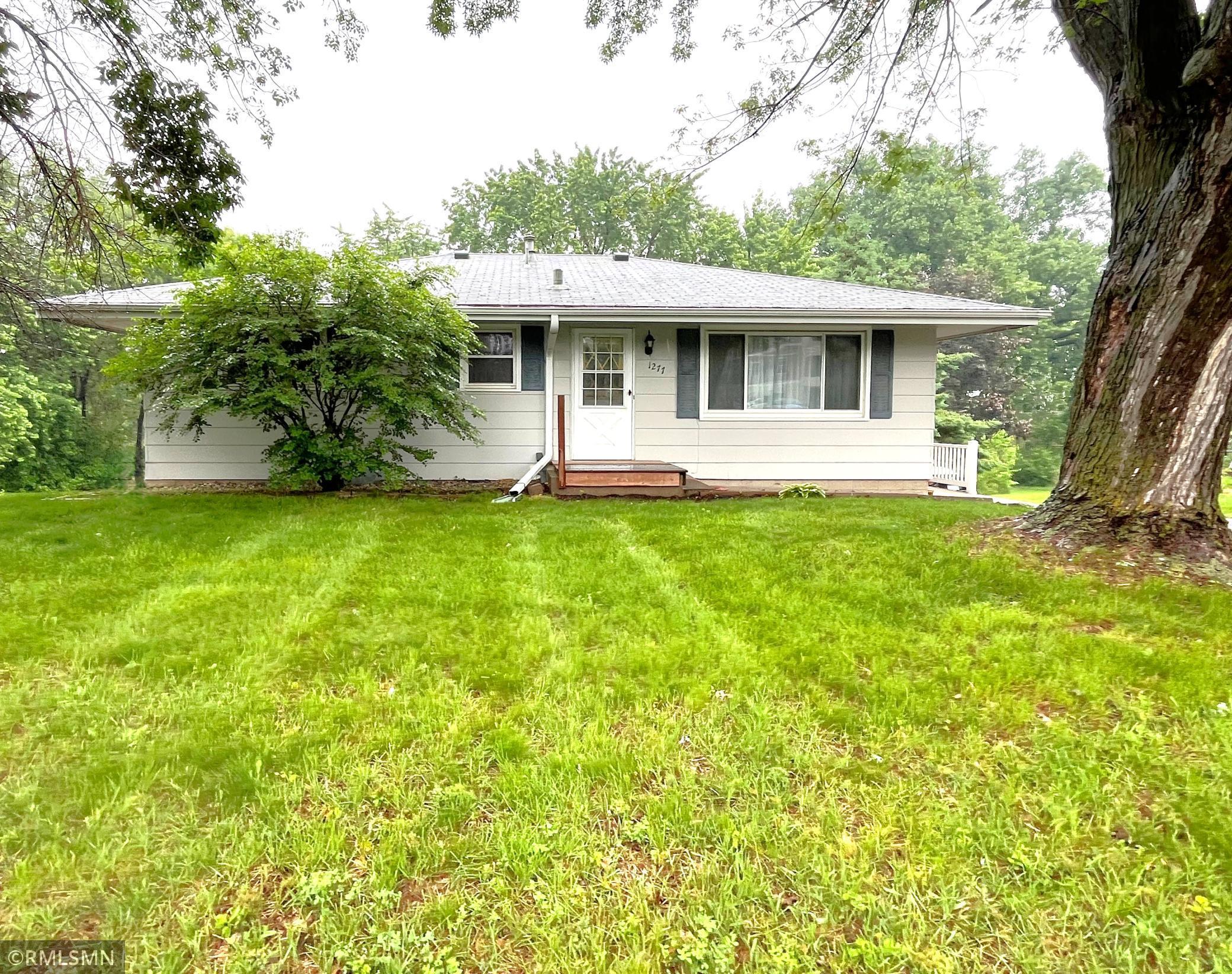 1277 Shakopee Avenue E