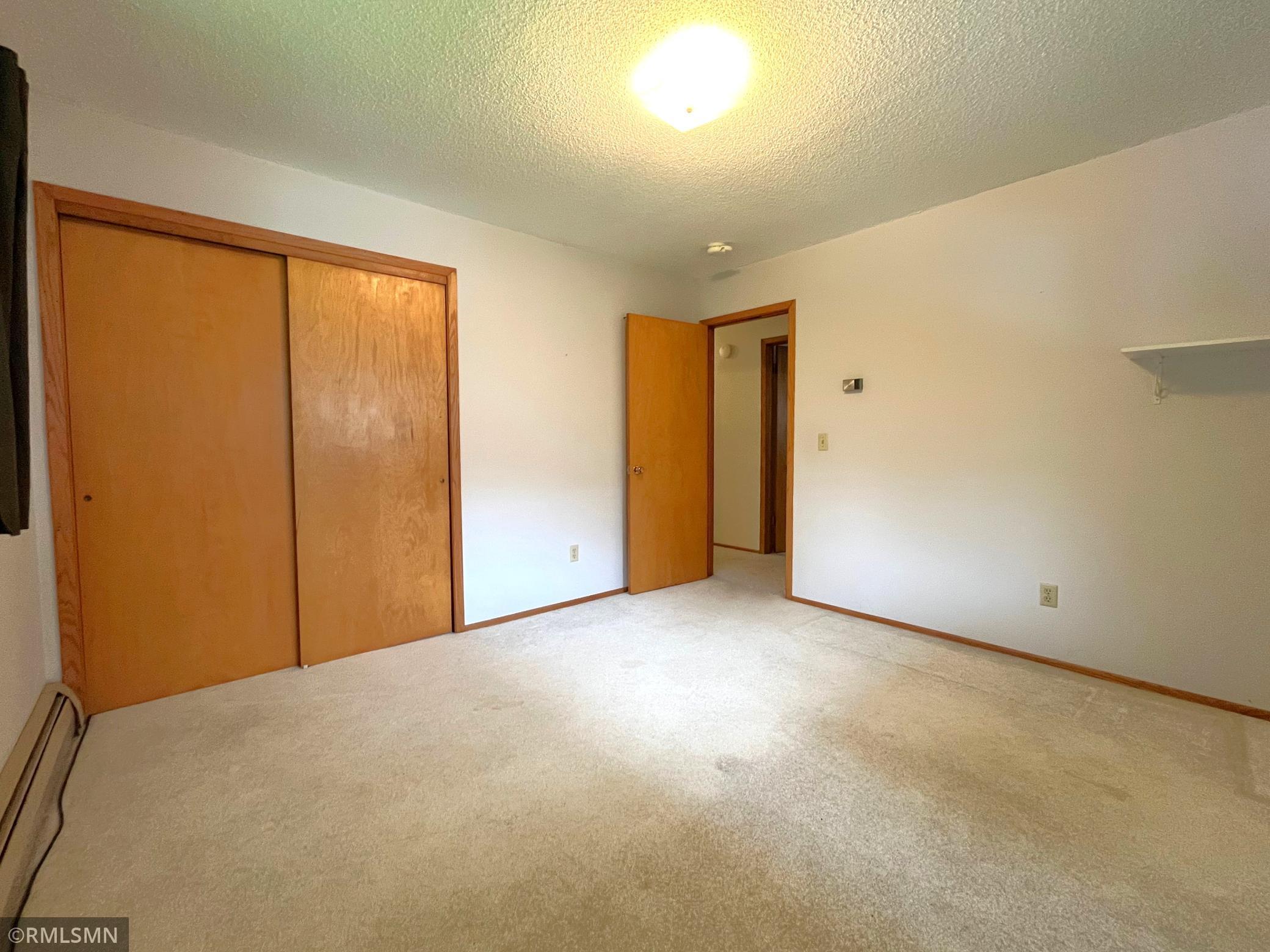 1277 Shakopee Avenue E