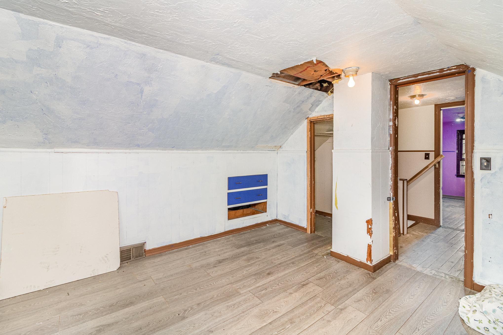 209 4th Street W