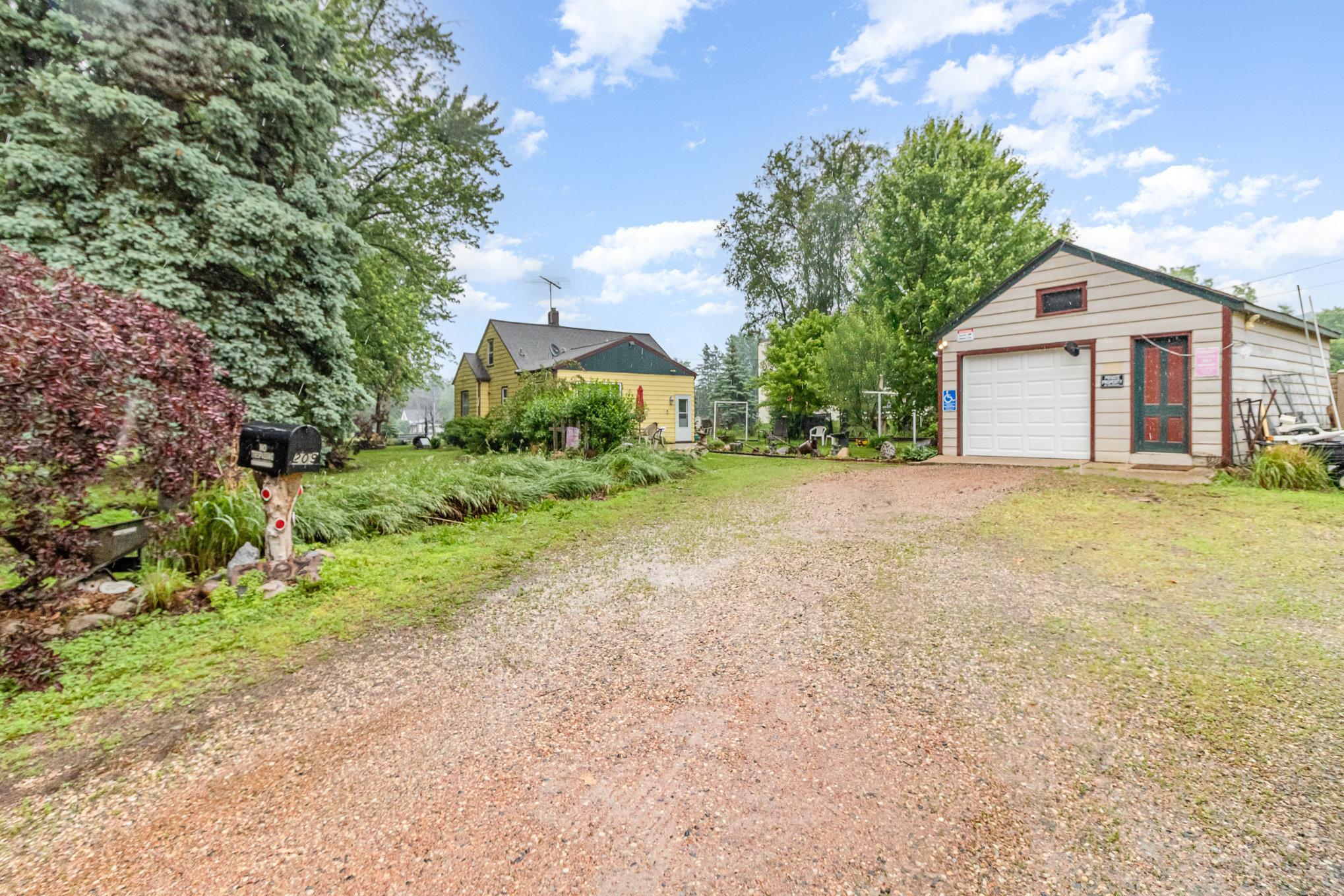 209 4th Street W
