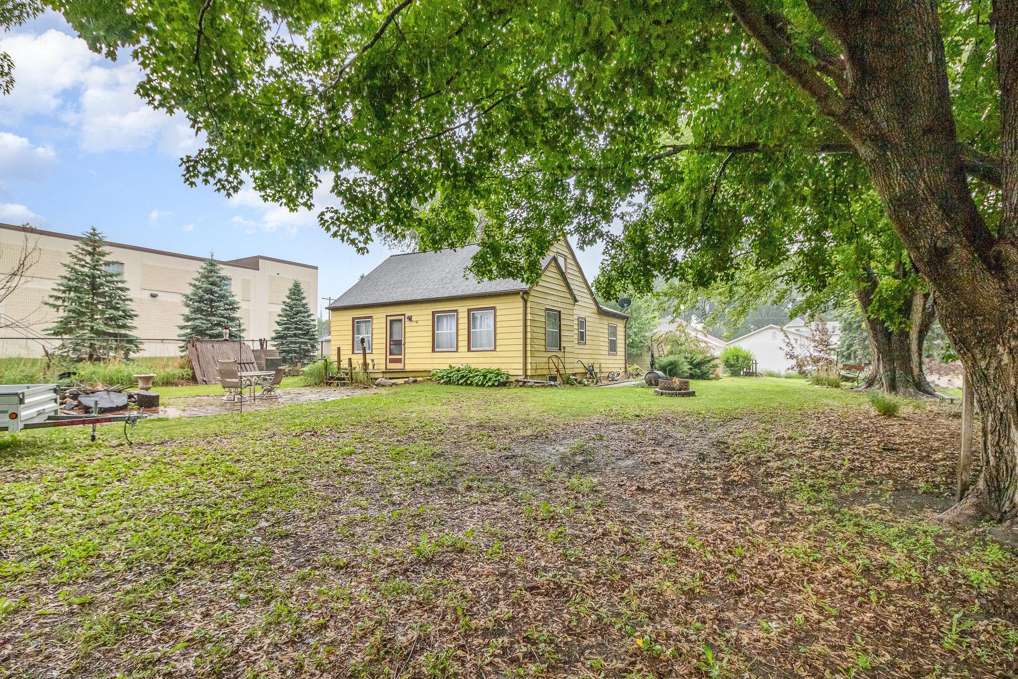 209 4th Street W
